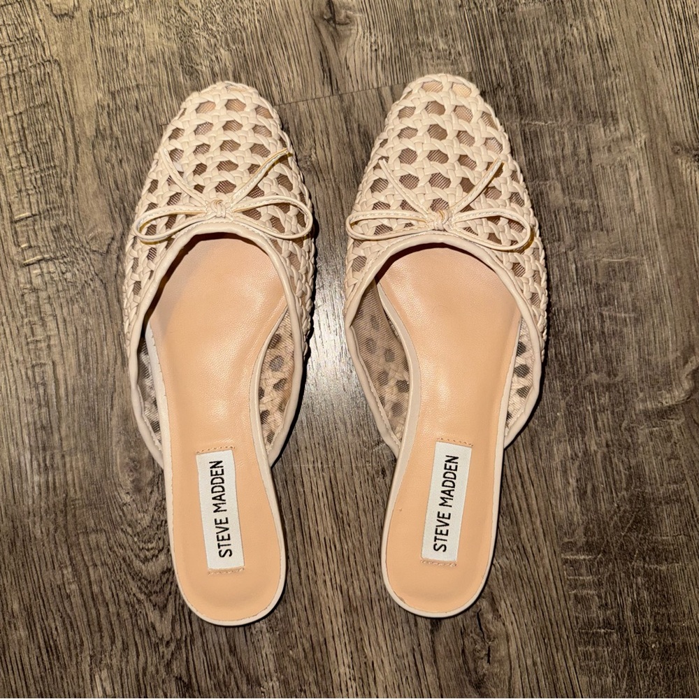 Steve Madden Cream Woven Mules